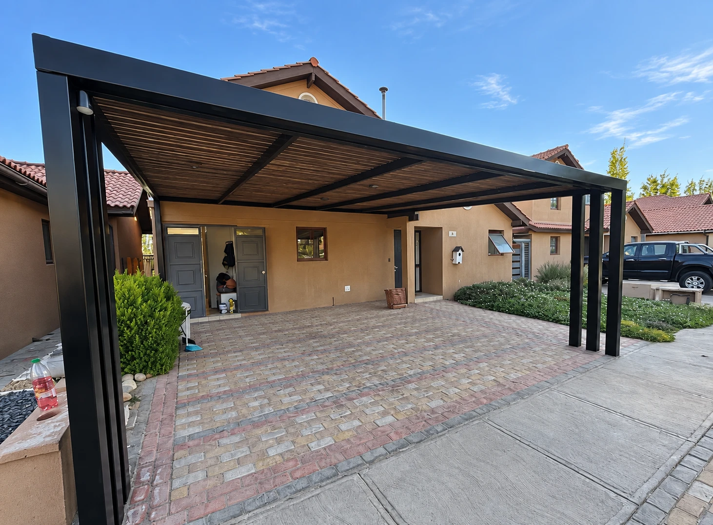 Pérgola de aluminio negro